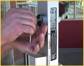 Locksmiths Of Chicago  Chicago, IL 312-585-3791 Locksmiths Of Chicago  Chicago, IL 312-585-3791